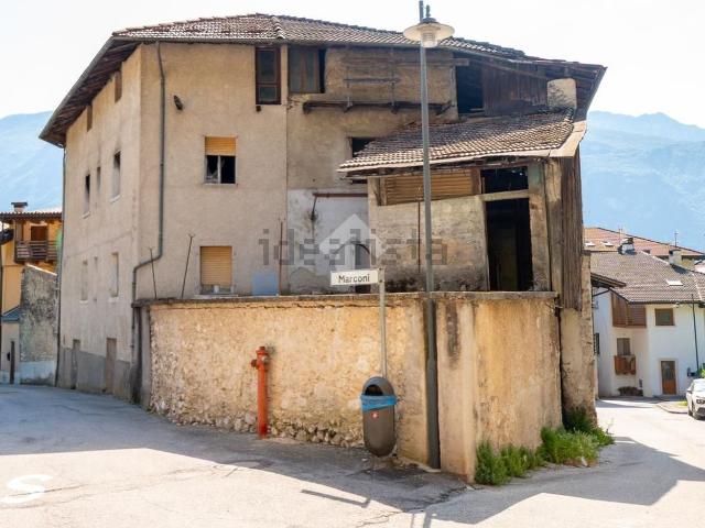 Case e ville in vendita di 850 m²