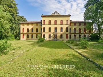 Case e ville in vendita di 850 m²