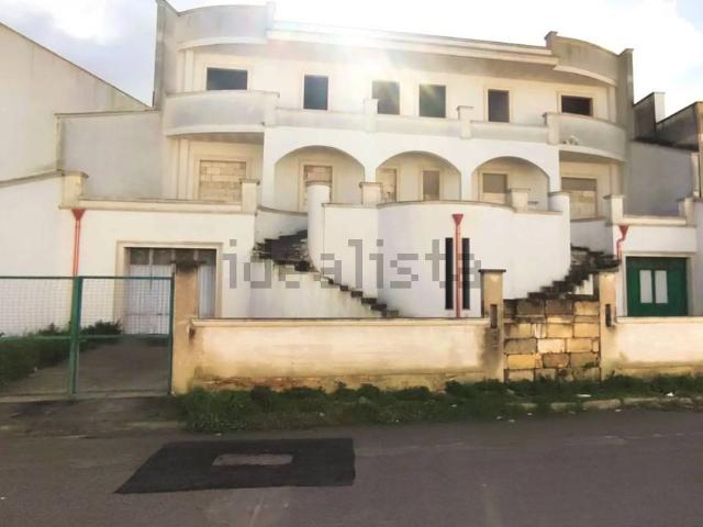 Case e ville in vendita di 850 m² in Via Giovanni Ventitresimo