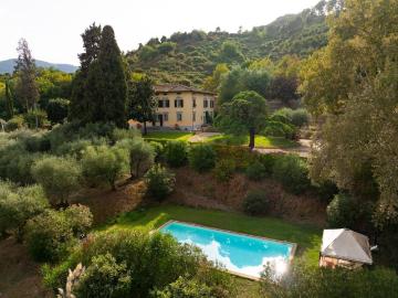 Case e ville in vendita di 850 m² in Via del Borgo, 100