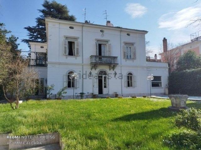 Case e ville in vendita di 850 m² in Via della Ginnastica