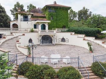 Case e ville in vendita di 850 m² in Via di Quarto Annunziata