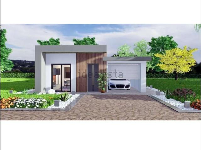Case e ville in vendita di 850 m² in Via Vistola