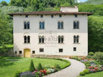 Case e ville in vendita di 850 m² in Località Colli, 5