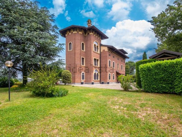 Case e ville in vendita di 850 m² in Strada della Serra, 7