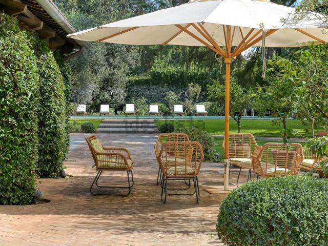 Case e ville in vendita di 851 m² in Via di Quarto Annunziata