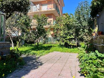 Case e ville in vendita di 85 m² in Via Armando Angelini