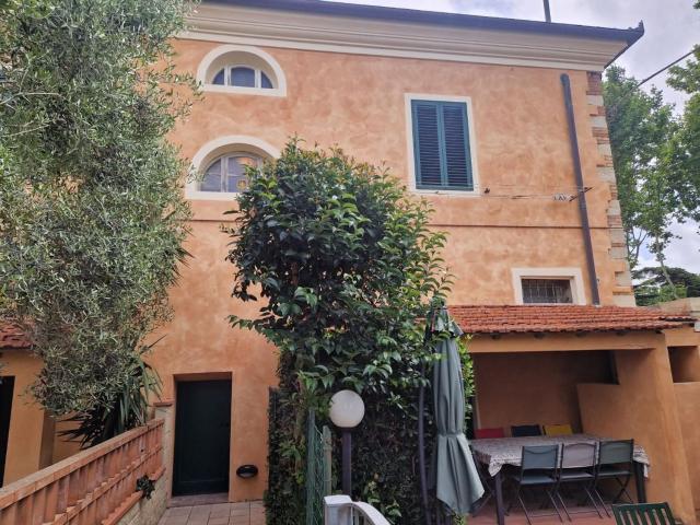 Case e ville in vendita di 85 m² in Via Aurelia
