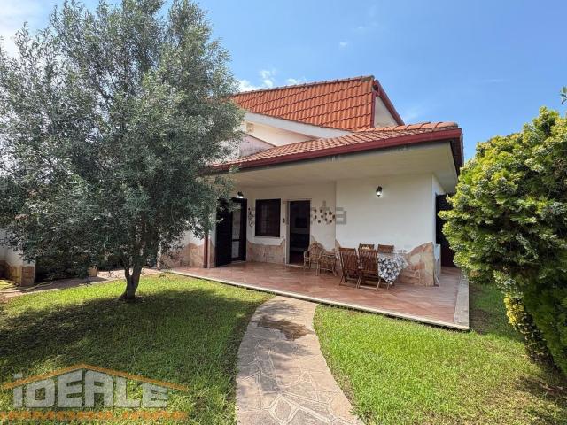 Case e ville in vendita di 85 m² in Via Bellini, 10