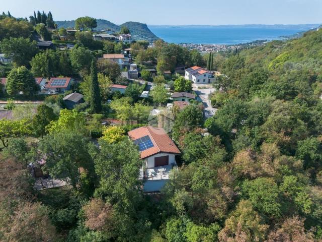 Case e ville in vendita di 85 m² in Via Castagnari, 11