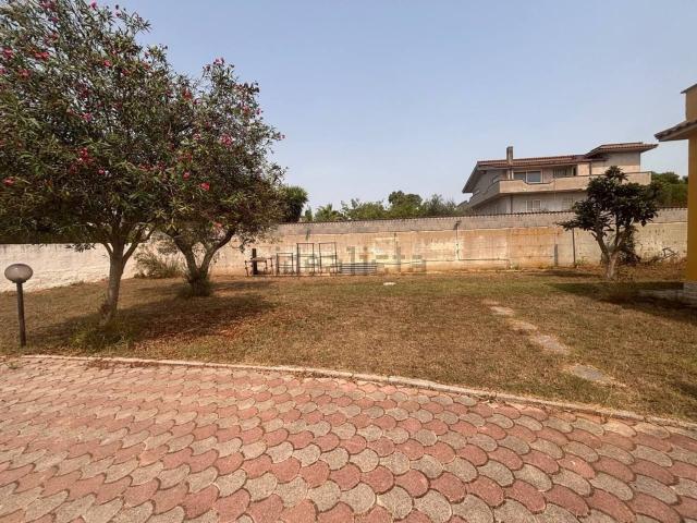 Case e ville in vendita di 85 m² in Via dei Ciclamini, 1