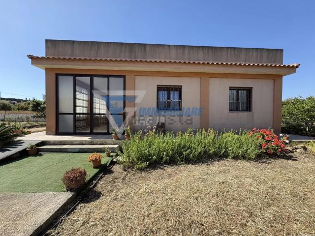 Case e ville in vendita di 85 m² in Via Isola