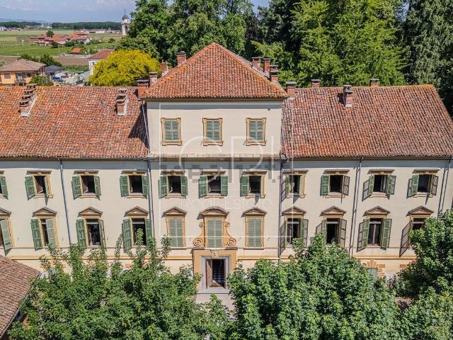 Case e ville in vendita di 864 m² in Via Piovani, 2