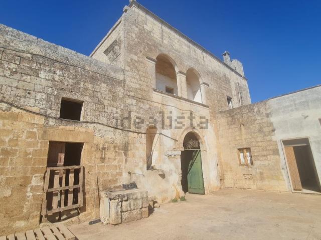 Case e ville in vendita di 864 m² in Strada Provinciale Lecce Torre Chianca