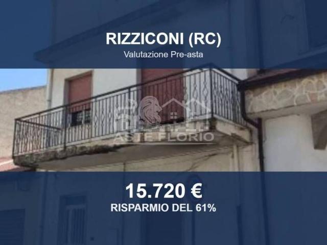 Case e ville in vendita di 86 m² in Via Maviglia, 2