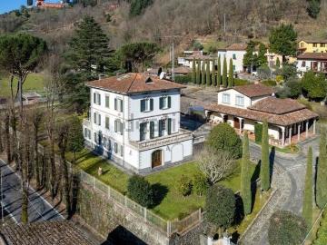 Case e ville in vendita di 870 m² in Via della Chiesa Ventinovesima, 11