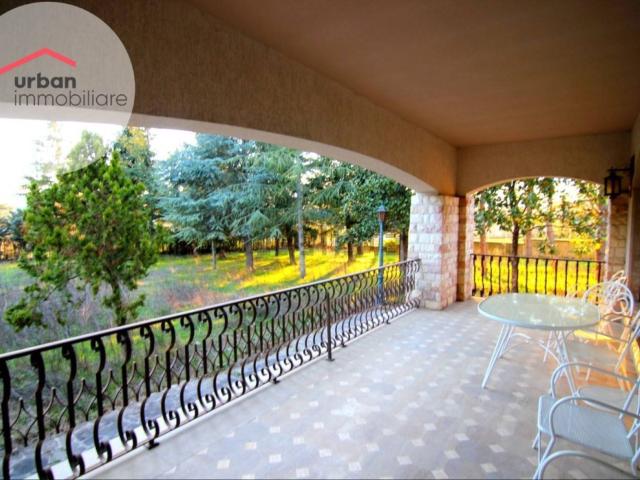 Case e ville in vendita di 870 m² in Via Santa Lucia