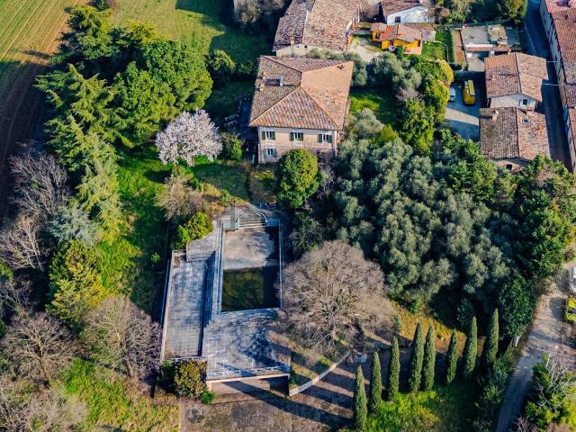 Case e ville in vendita di 874 m² in Via Cogozzo di Sopra, 24