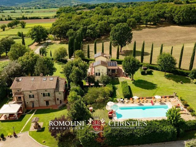 Case e ville in vendita di 875 m²