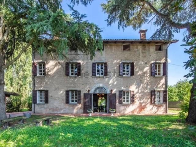 Case e ville in vendita di 880 m² in Via Colombara