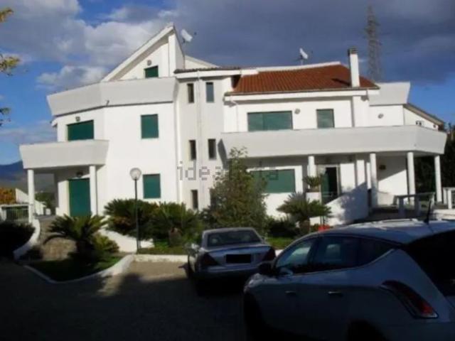 Case e ville in vendita di 884 m² in Contrada Pugliano