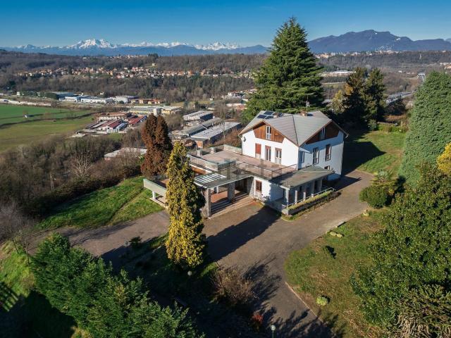 Case e ville in vendita di 885 m² in Via I Maggio, 42