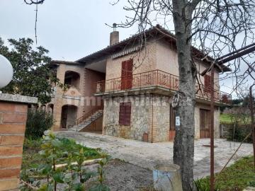 Case e ville in vendita di 885 m² in Via Privata del Leccino