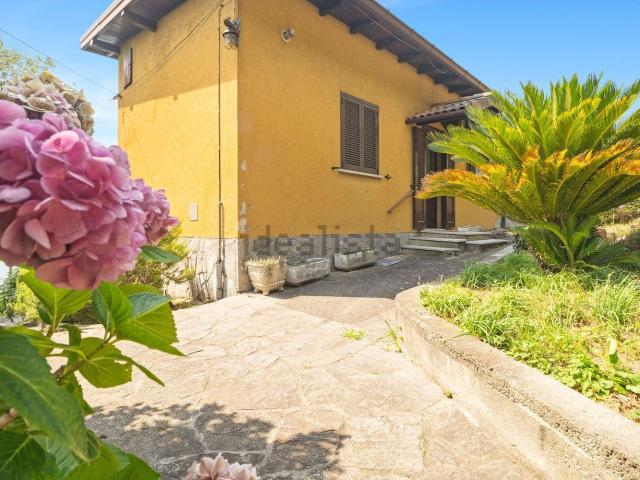 Case e ville in vendita di 88 m² in Via Monastero, 63