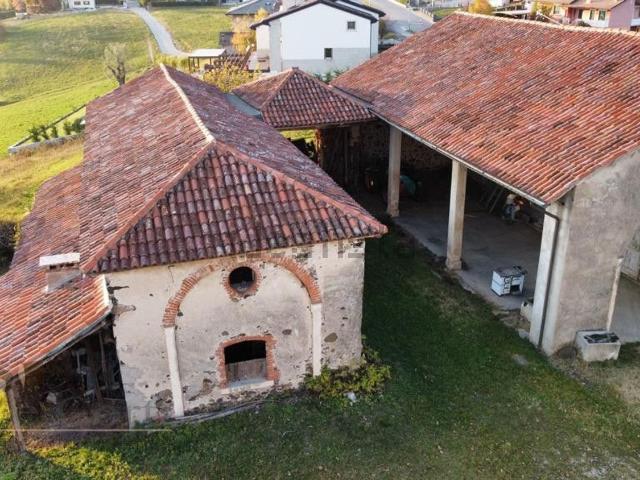 Case e ville in vendita di 890 m²