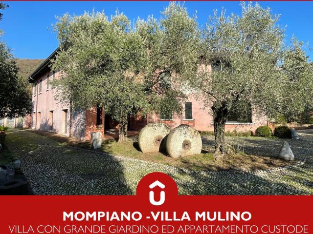 Case e ville in vendita di 890 m² in Via della Lama