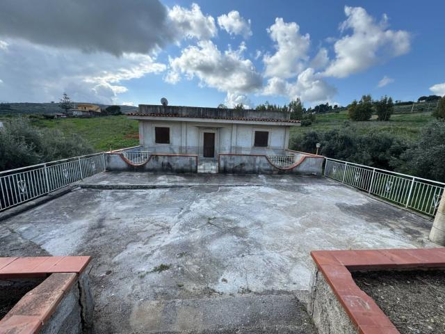 Case e ville in vendita di 93 m² in Contrada Accia