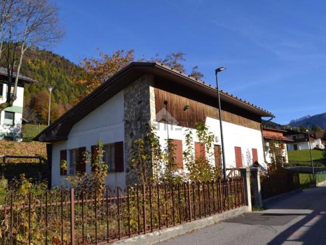 Case e ville in vendita di 93 m² in Via Vedretta di Lares, 5