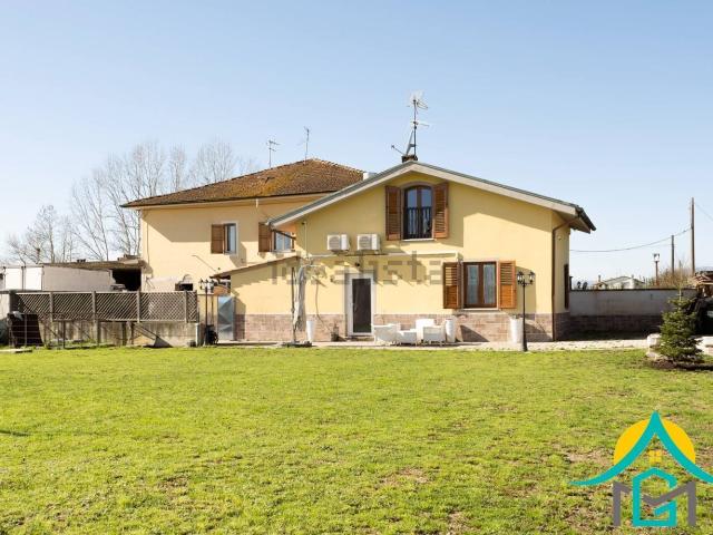 Case e ville in vendita di 93 m² in Via Castellonchio, 57