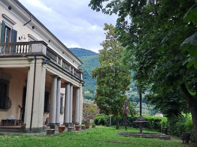 Case e ville in vendita di 900 m²