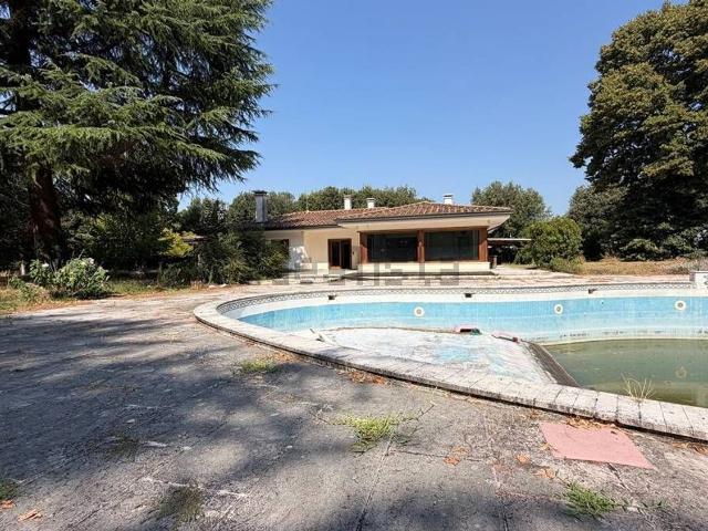 Case e ville in vendita di 900 m²