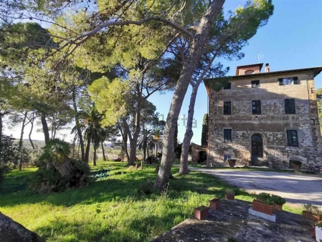 Case e ville in vendita di 900 m²