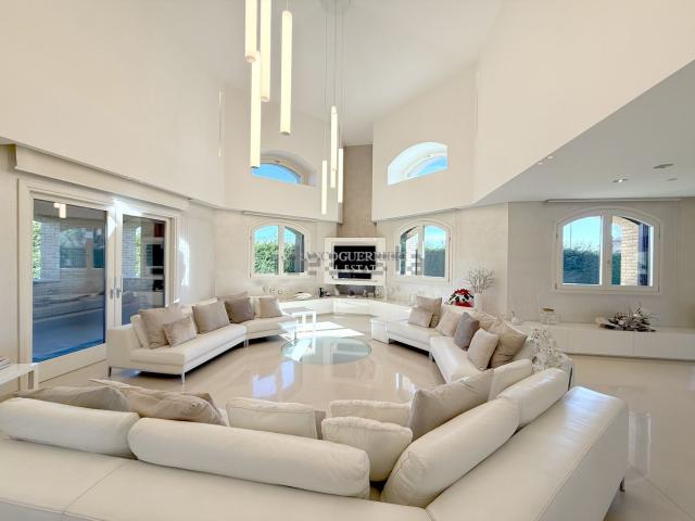 Case e ville in vendita di 900 m²