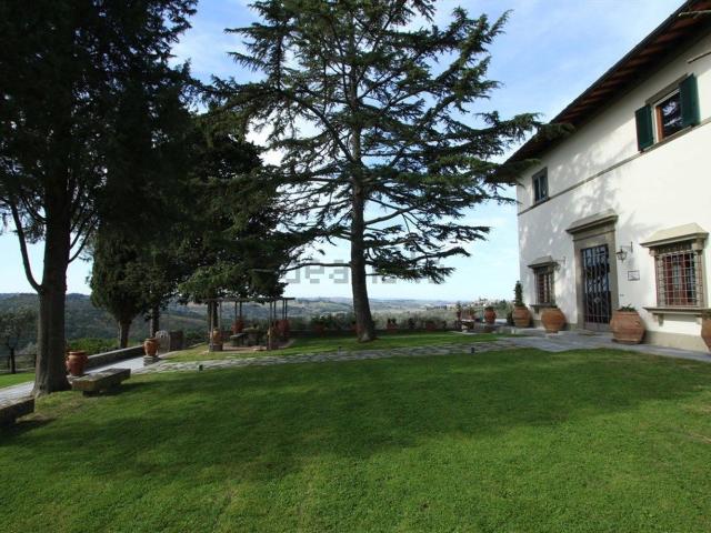 Case e ville in vendita di 900 m²