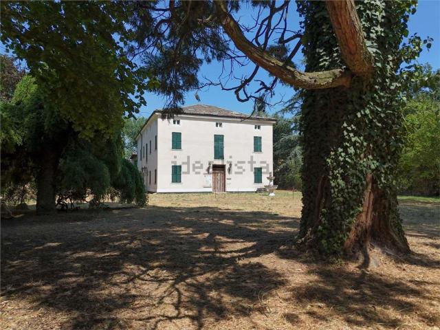 Case e ville in vendita di 900 m²