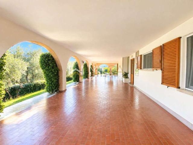 Case e ville in vendita di 900 m²
