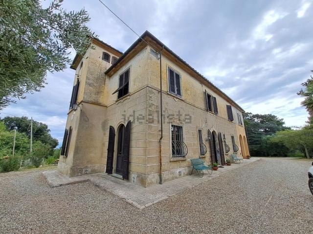 Case e ville in vendita di 900 m² in Via Antonio Gramsci