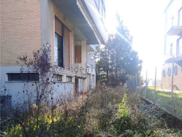 Case e ville in vendita di 900 m² in Via Donizetti