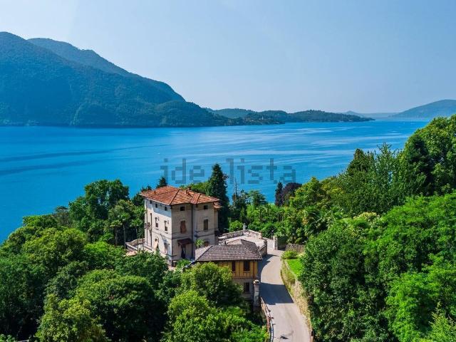 Case e ville in vendita di 900 m² in Via del Ronco, 1