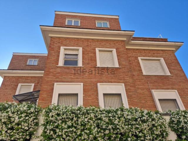 Case e ville in vendita di 900 m² in Via Lucilio, 16