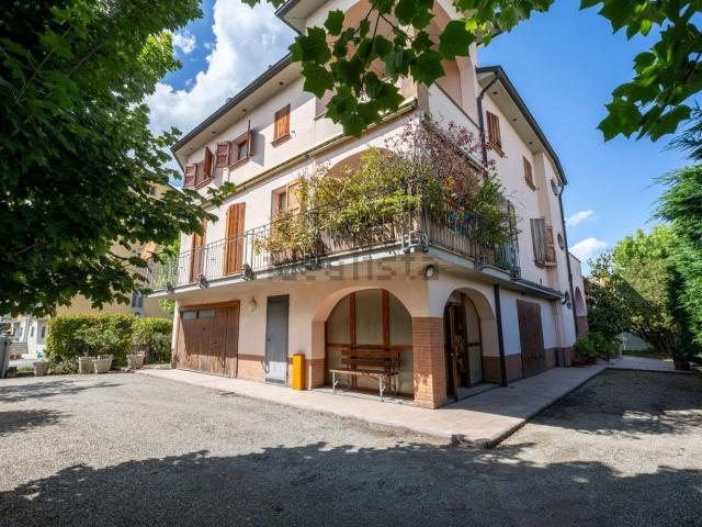 Case e ville in vendita di 900 m² in Via Matteotti