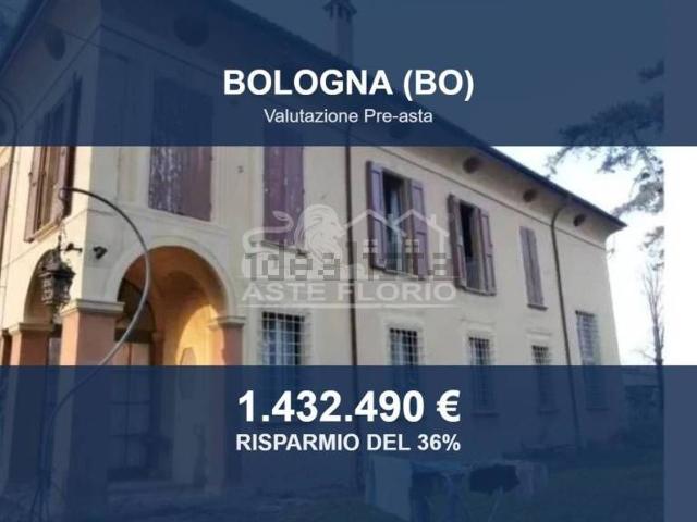 Case e ville in vendita di 906 m² in Via Santa Maria Maggiore, 1