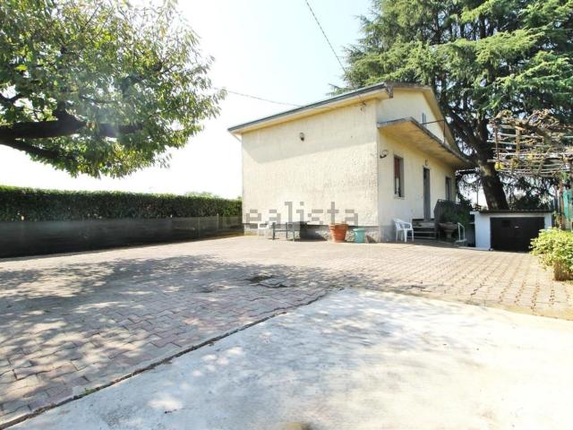 Case e ville in vendita di 90 m² in Via Tre Venezie, 63
