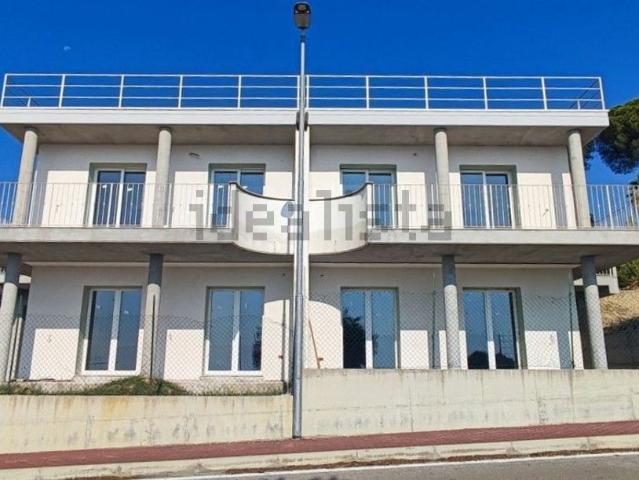 Case e ville in vendita di 90 m² in Via Vascello