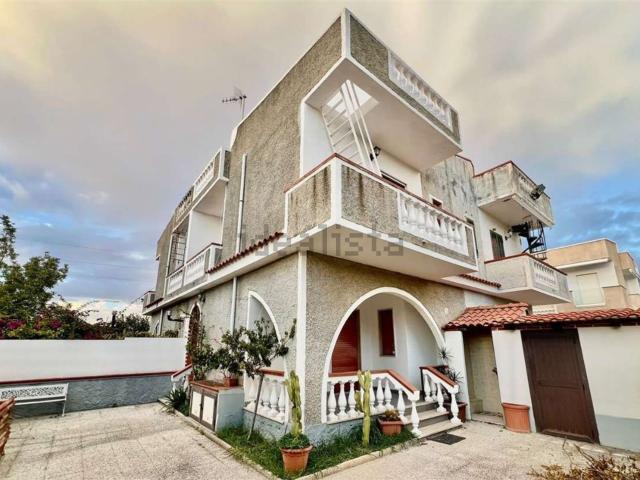 Case e ville in vendita di 90 m² in Via del Mare