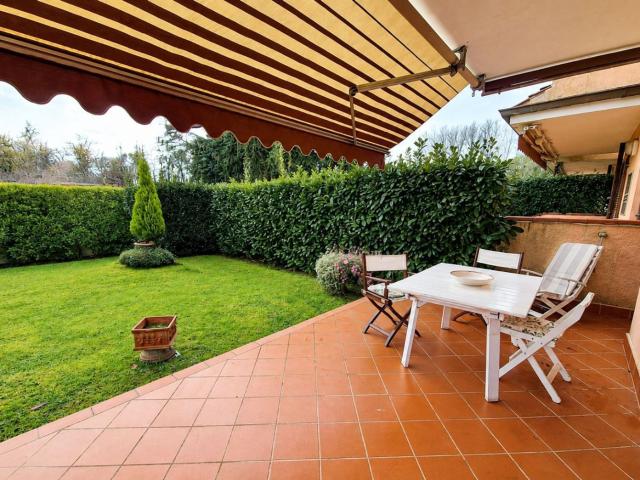 Case e ville in vendita di 90 m² in Via della Croce